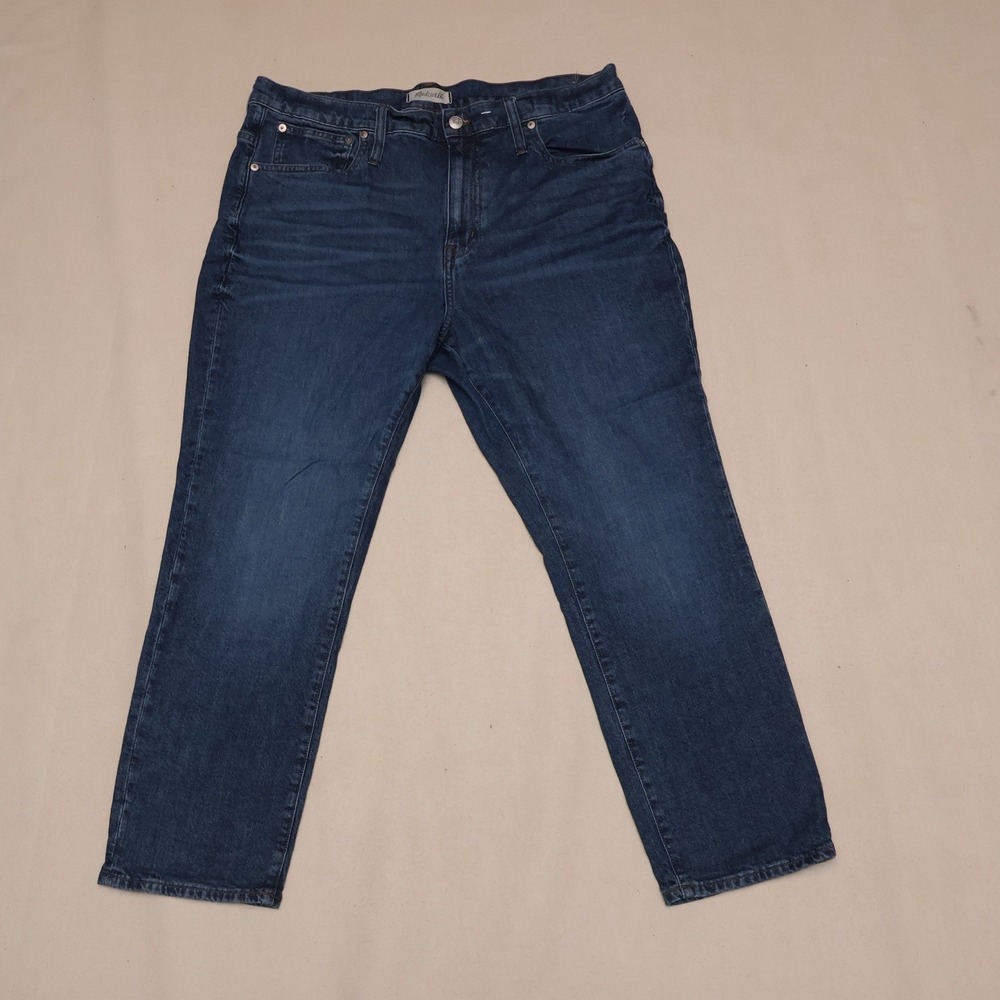 Madewell Women’s Straight Leg Jeans in Dark Blue Wash
